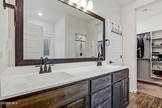 756 Calle Escondida, Sunland Park, NM 88063