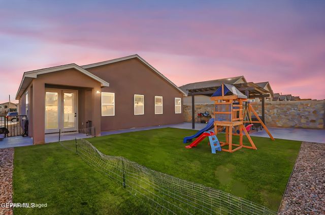 756 Calle Escondida, Sunland Park, NM 88063