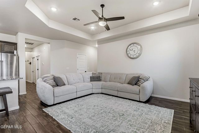 756 Calle Escondida, Sunland Park, NM 88063