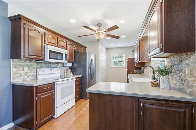 19432 E 11th Terrace N, Independence, MO 64056