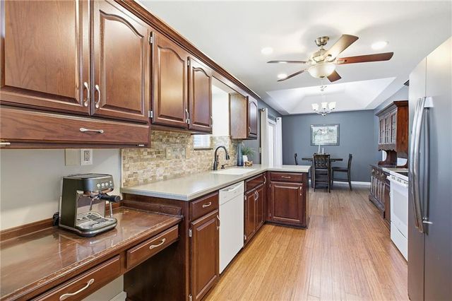 19432 E 11th Terrace N, Independence, MO 64056