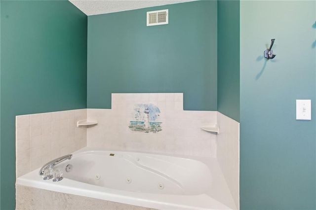 19432 E 11th Terrace N, Independence, MO 64056