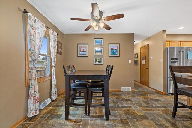 7913 48th AVENUE, Kenosha, WI 53142