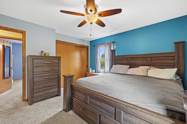 7913 48th AVENUE, Kenosha, WI 53142