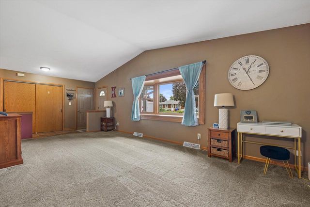 7913 48th AVENUE, Kenosha, WI 53142