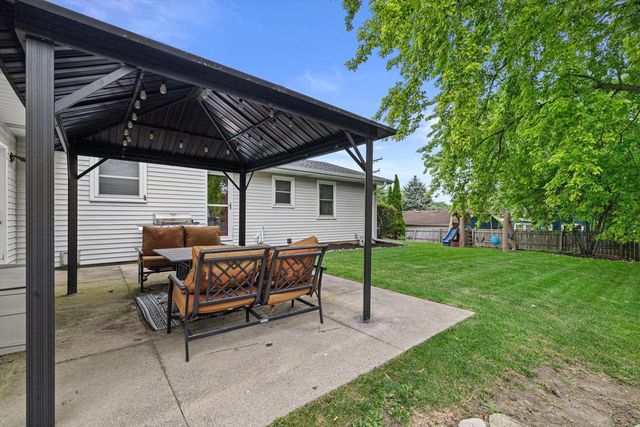 7913 48th AVENUE, Kenosha, WI 53142