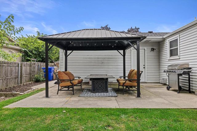 7913 48th AVENUE, Kenosha, WI 53142