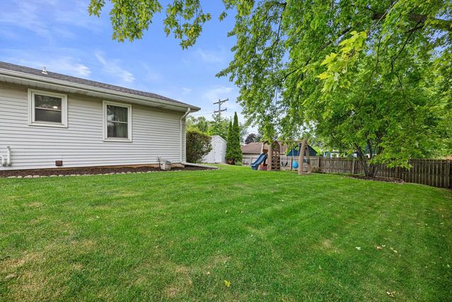 7913 48th AVENUE, Kenosha, WI 53142