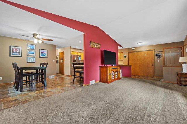 7913 48th AVENUE, Kenosha, WI 53142