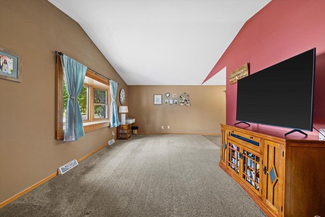 7913 48th AVENUE, Kenosha, WI 53142