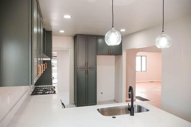 3017 Frontier Avenue NE, Albuquerque, NM 87106