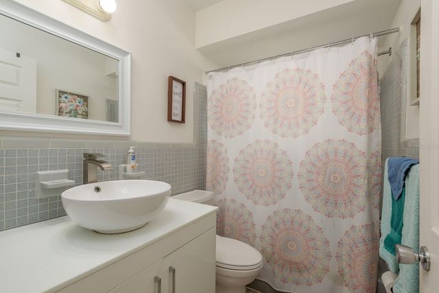 2153 POCAHONTAS DRIVE, Largo, FL 33774