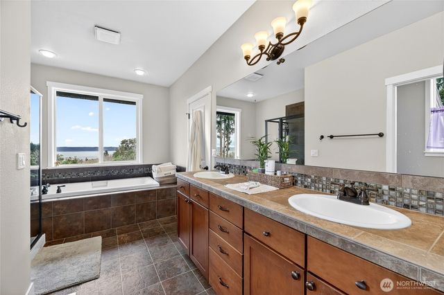 12235 15th Avenue SW, Burien, WA 98146