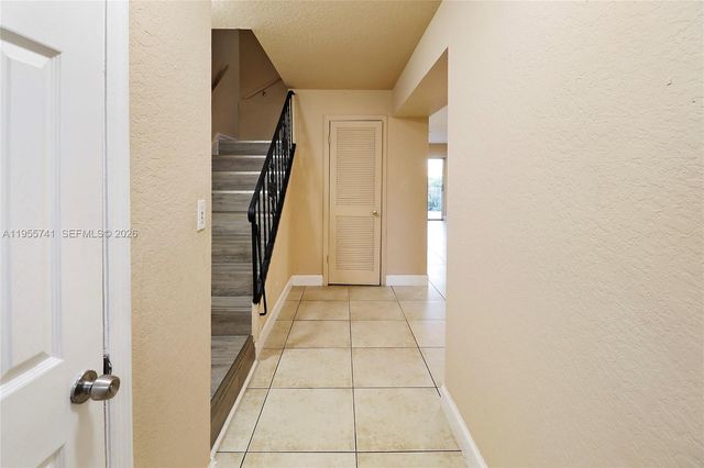 5975 NW 25th Court 213, Sunrise, FL 33313