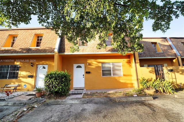 5975 NW 25th Court 213, Sunrise, FL 33313