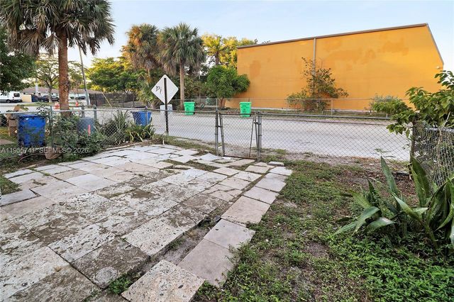 5975 NW 25th Court 213, Sunrise, FL 33313