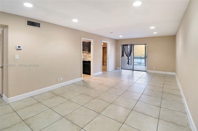 5975 NW 25th Court 213, Sunrise, FL 33313