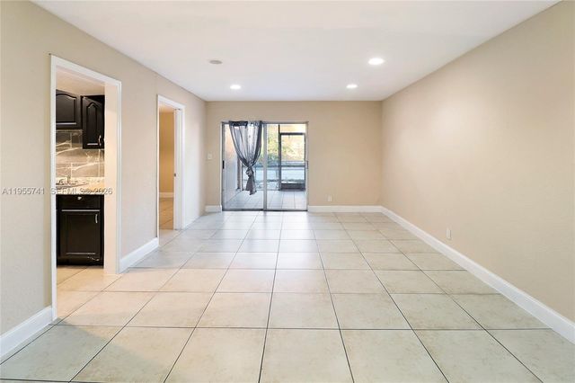 5975 NW 25th Court 213, Sunrise, FL 33313