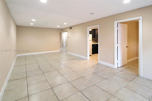 5975 NW 25th Court 213, Sunrise, FL 33313