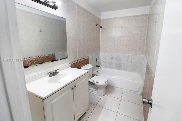 5975 NW 25th Court 213, Sunrise, FL 33313