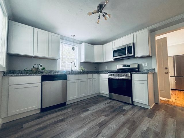 506 Hawes St, New Bedford, MA 02745