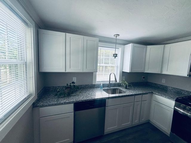 506 Hawes St, New Bedford, MA 02745
