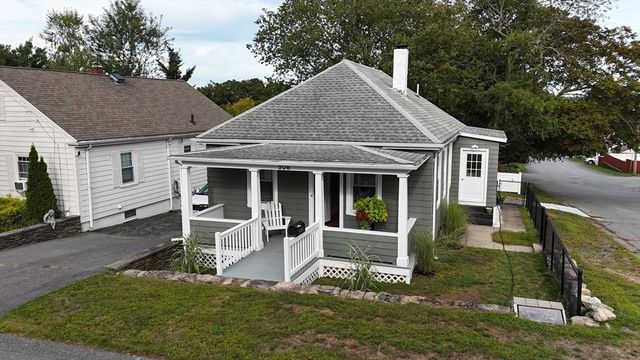 506 Hawes St, New Bedford, MA 02745