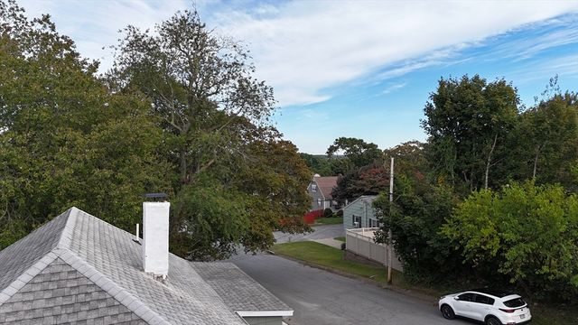 506 Hawes St, New Bedford, MA 02745