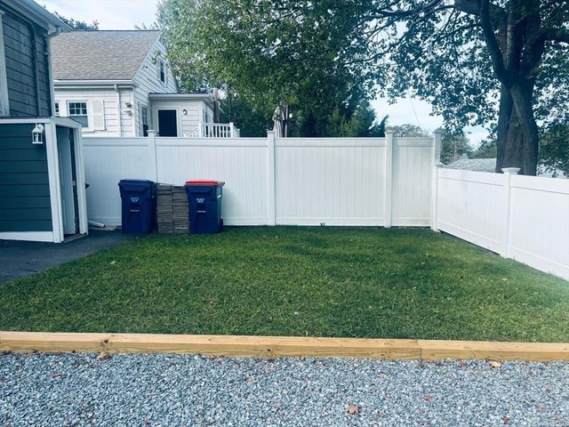 506 Hawes St, New Bedford, MA 02745
