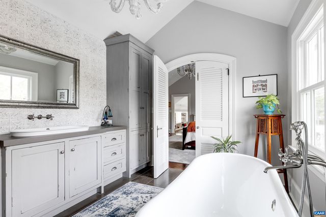 5484 GORDONSVILLE RD, Keswick, VA 22947