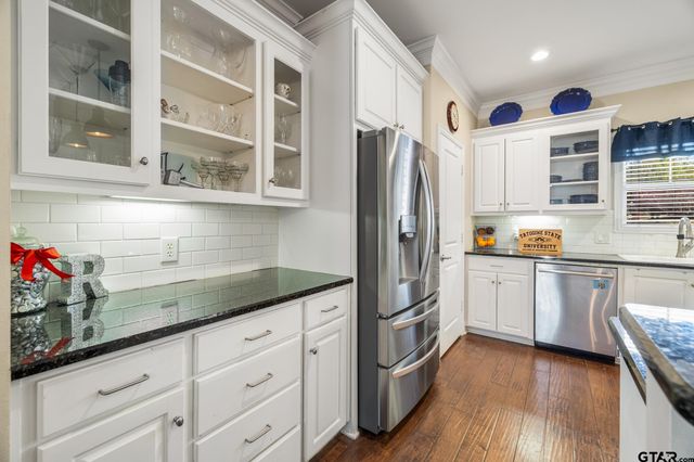 9453 Cherokee Trail, Tyler, TX 75703