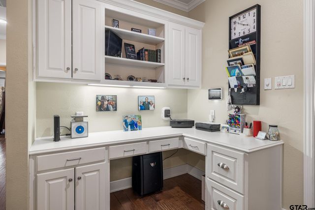 9453 Cherokee Trail, Tyler, TX 75703