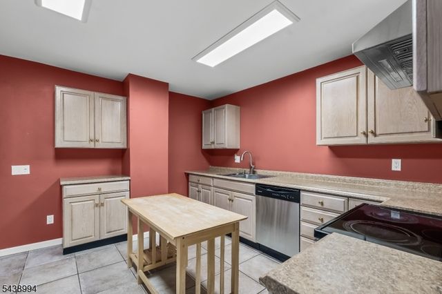 100 Homecrest Ave, Ewing Twp., NJ 08638