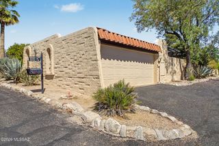 5250 N Pueblo Villas Drive, Tucson, AZ 85704