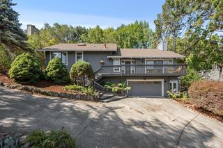 19 Moody Ct, San Rafael, CA 94901
