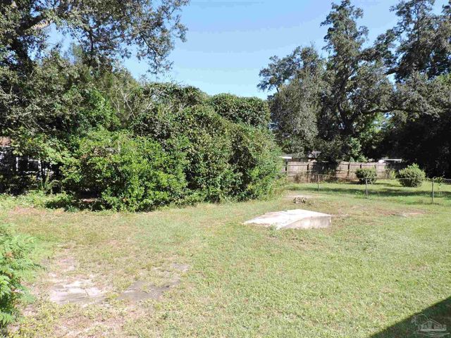 6970 Woodley Dr, Pensacola, FL 32503