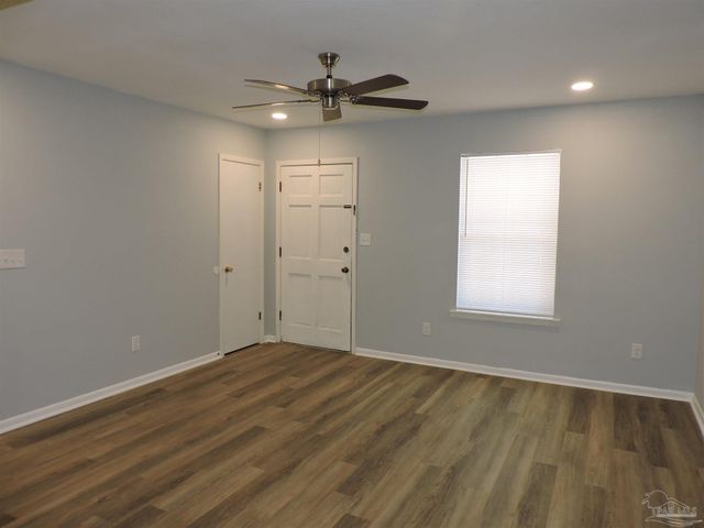 6970 Woodley Dr, Pensacola, FL 32503