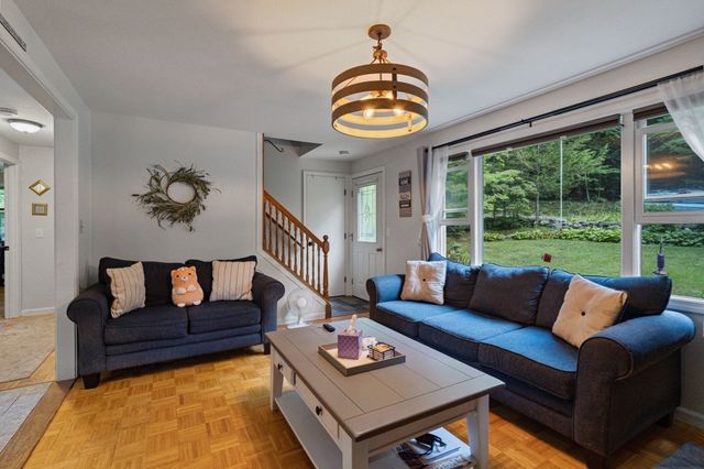 48 Orchard St, Belchertown, MA 01007