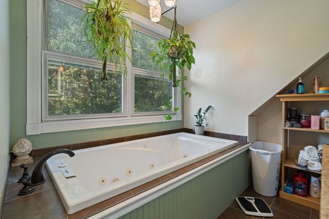 48 Orchard St, Belchertown, MA 01007