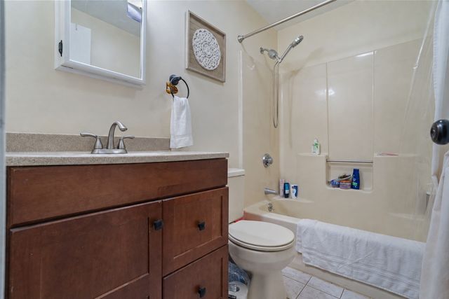 48 Orchard St, Belchertown, MA 01007