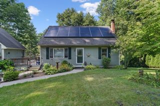 48 Orchard St, Belchertown, MA 01007