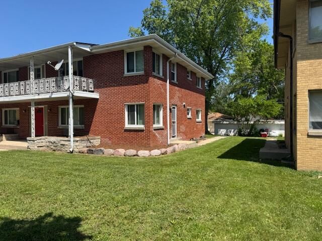 8636 W Congress STREET, Milwaukee, WI 53225