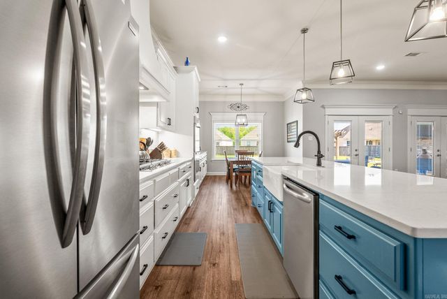 77 Corniche Cove, Maumelle, AR 72113