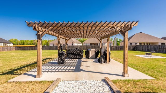 77 Corniche Cove, Maumelle, AR 72113