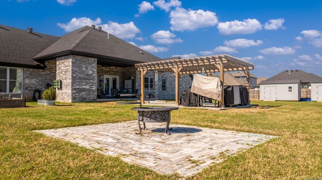 77 Corniche Cove, Maumelle, AR 72113