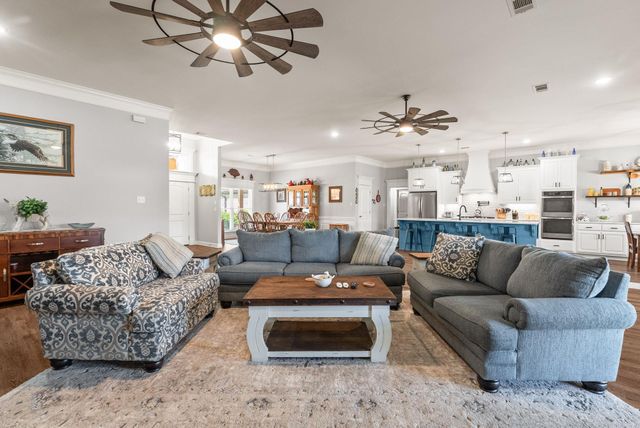 77 Corniche Cove, Maumelle, AR 72113