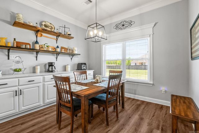 77 Corniche Cove, Maumelle, AR 72113