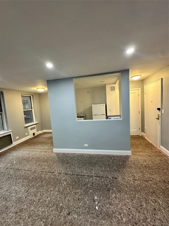 2385 Barker Avenue 2B, Bronx, NY 10467 — photo 2