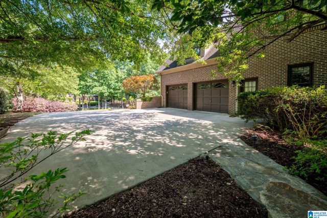 2013 BLUE HERON CIRCLE, Birmingham, AL 35242