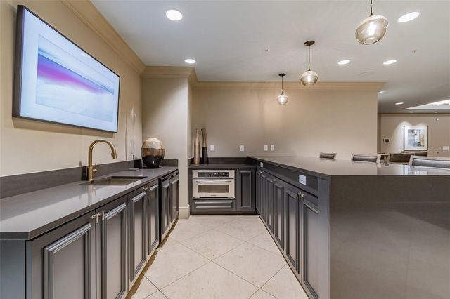 450 KNIGHTS RUN AVENUE 411, Tampa, FL 33602